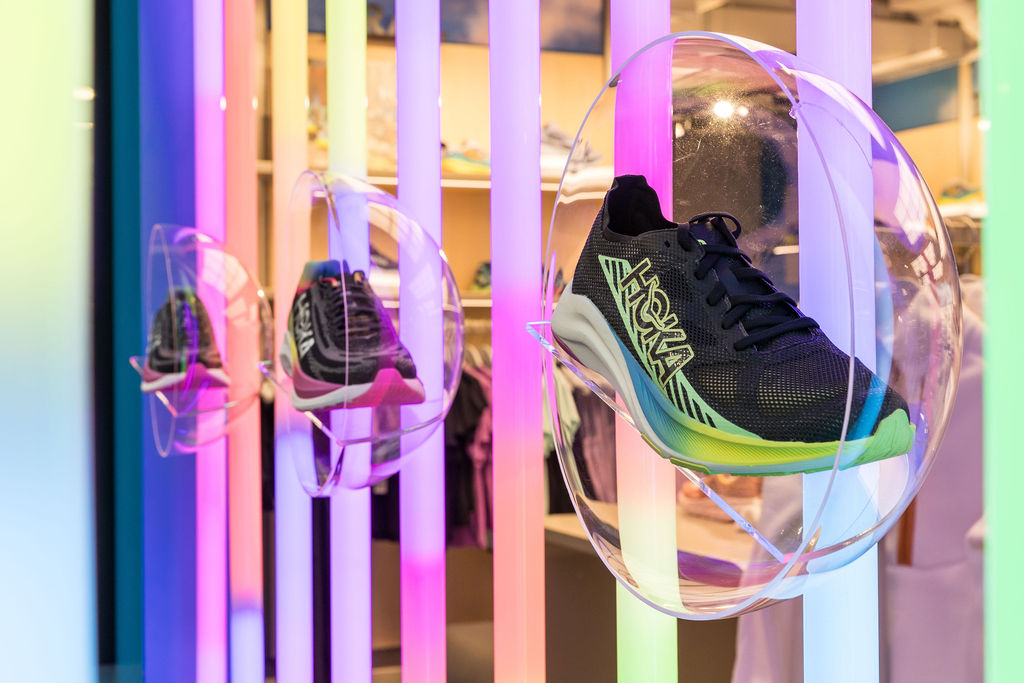 HOKA Covent Garden 4