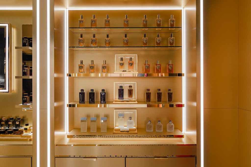 DG COVENT GARDEN BOUTIQUE OPENING FEB 25 3 1024X768