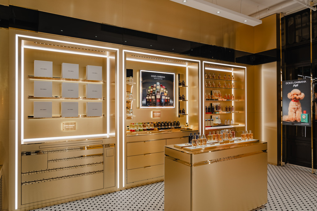 DG COVENT GARDEN BOUTIQUE OPENING FEB 25 4 1024X768