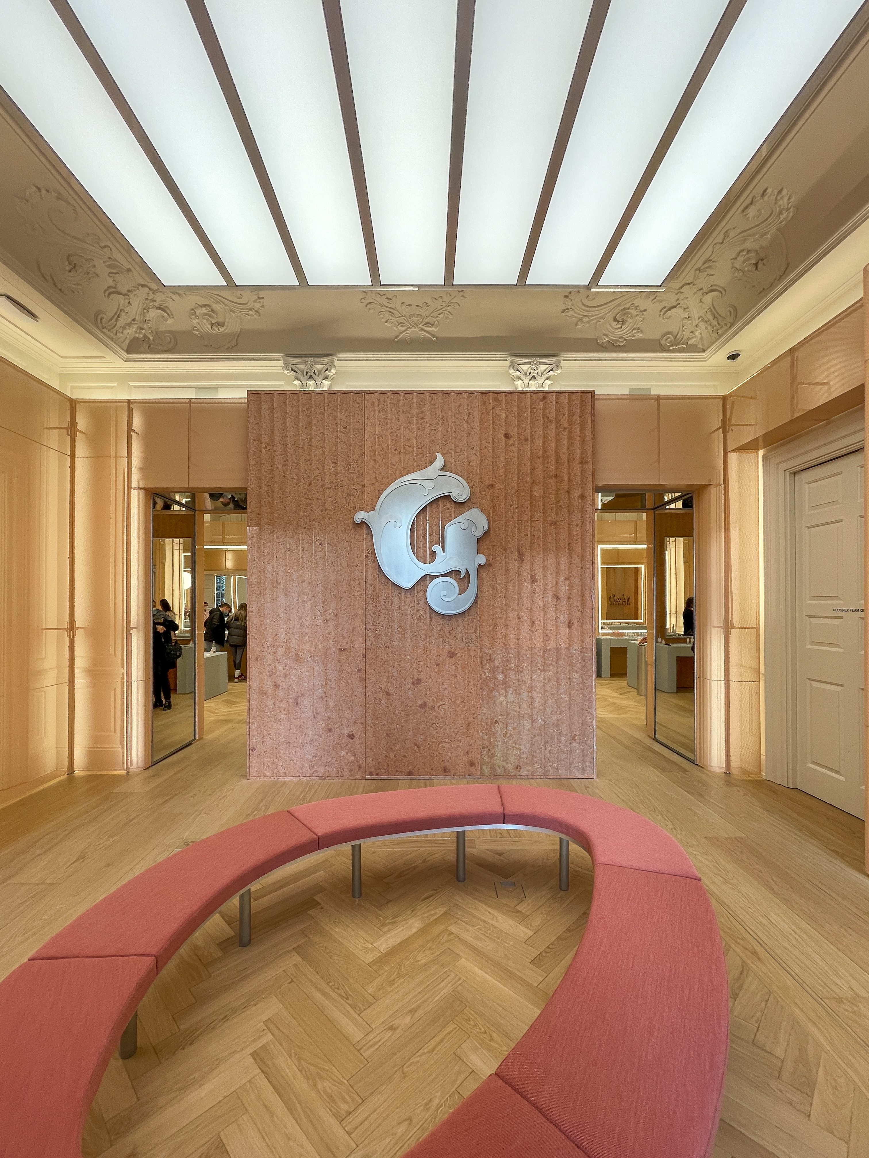 Glossier Covent Garden King Street Permenant Store (3)