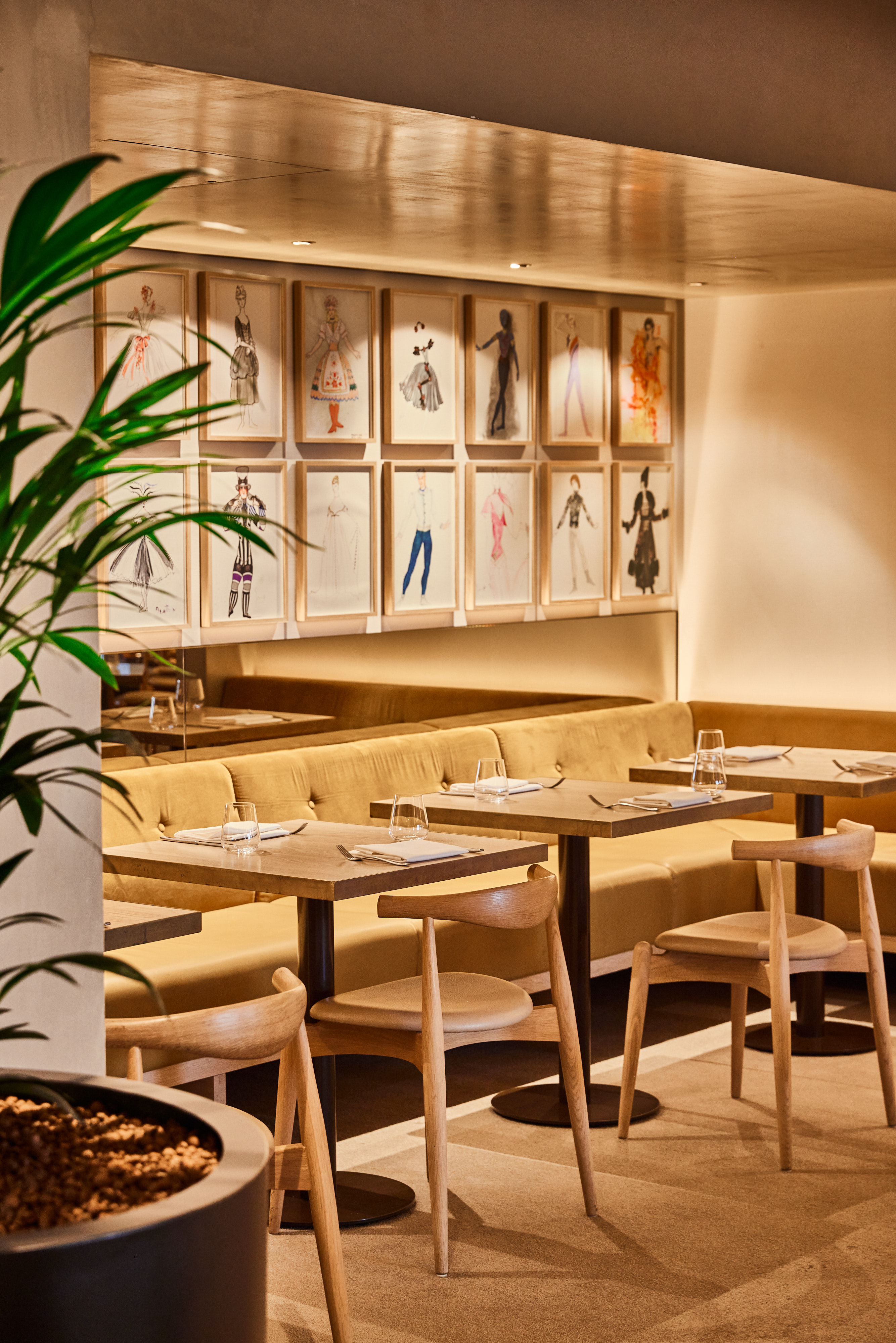 Piazza Terrace Restaurant © RBO. Photographed By Charlie Mckay 2