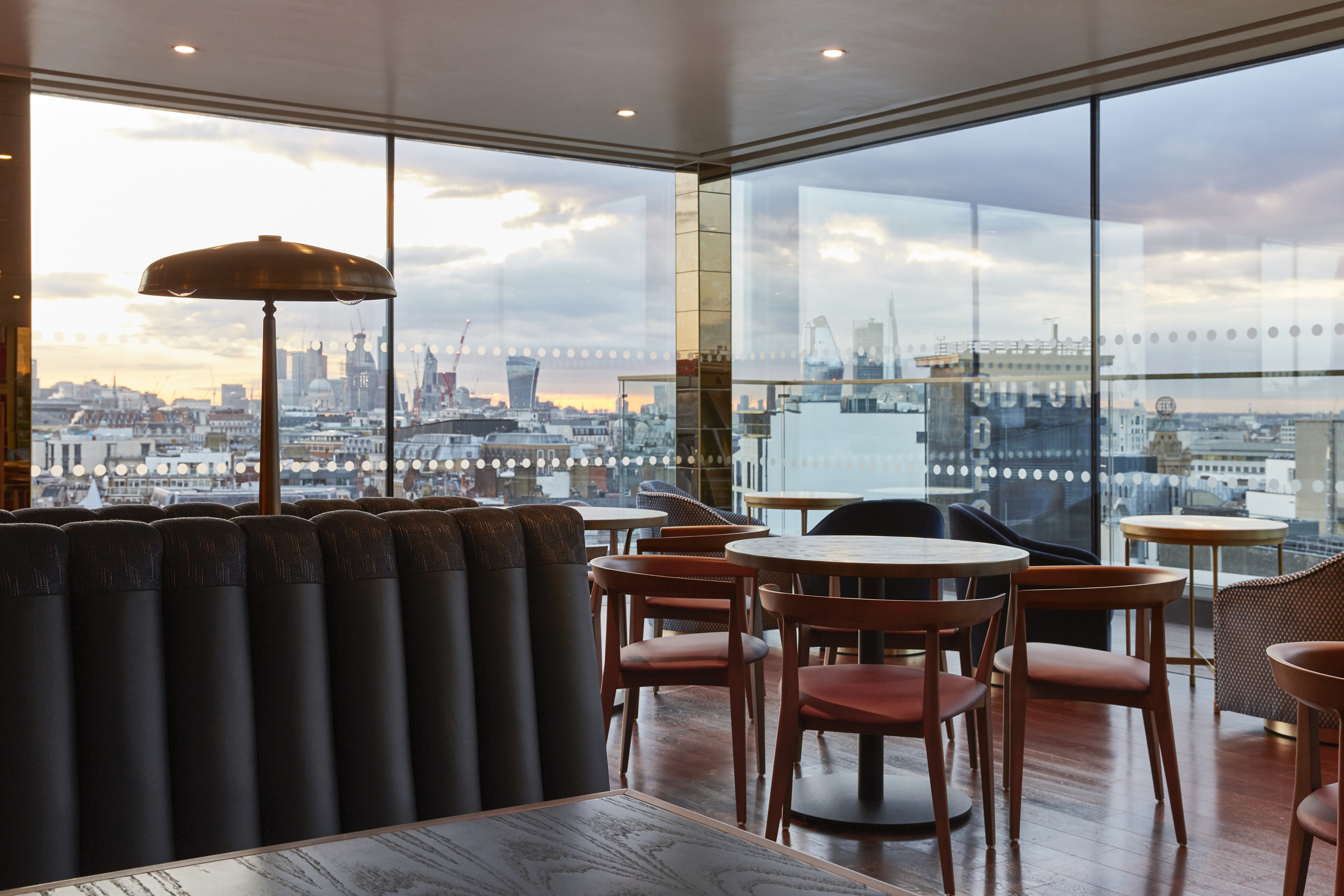 1 LEICESTER SQUARE ROOFTOP BAR AND RESTAURANT (19)