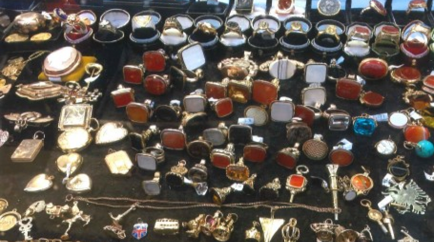 Touch Class Antiques 5821 Page 2 Image 0001