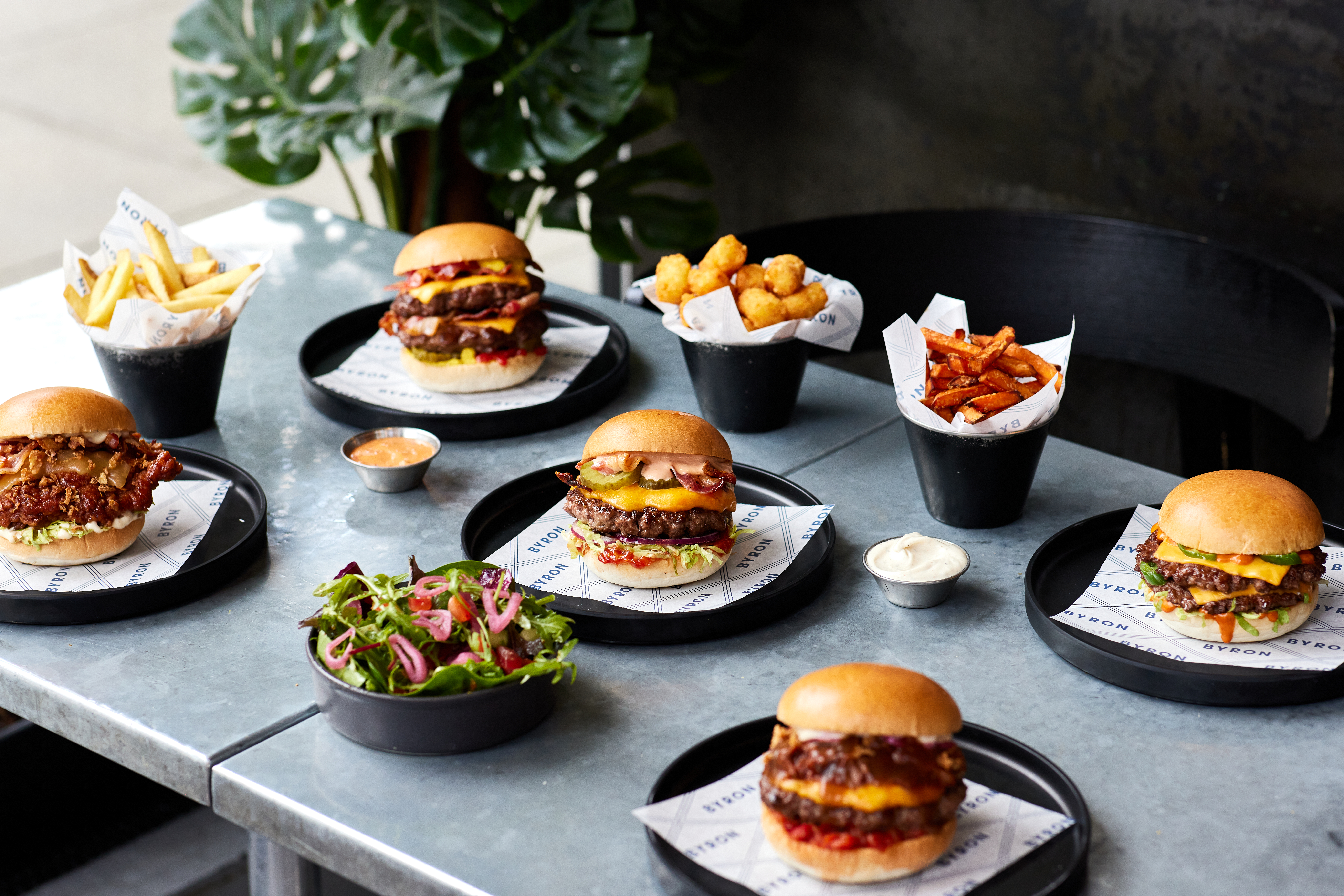 Full Table Byron Lifstyle 5243 Hires