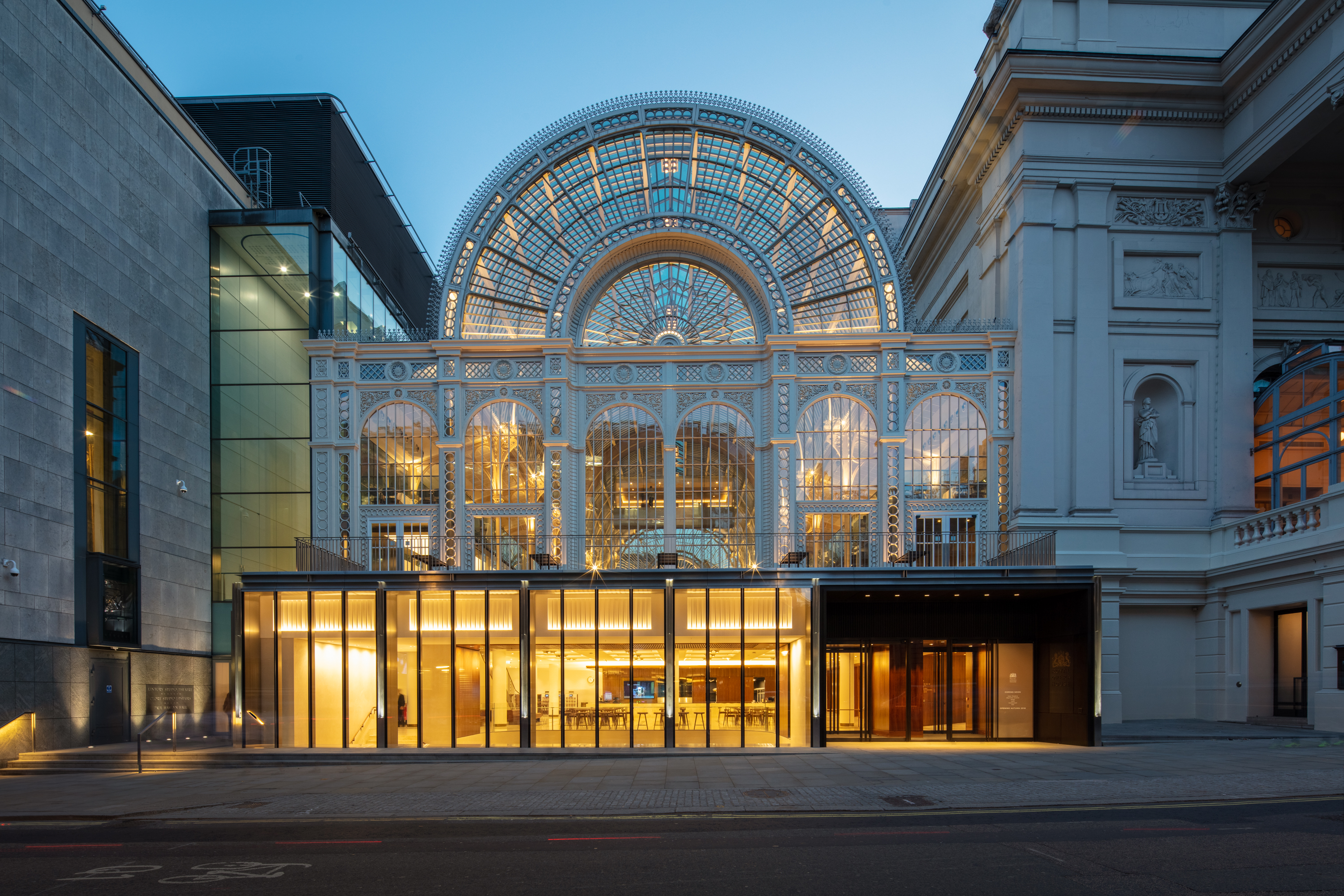 Royal Opera House, New Exterior ©2018 ROH. Photograph By Luke Hayes (1)