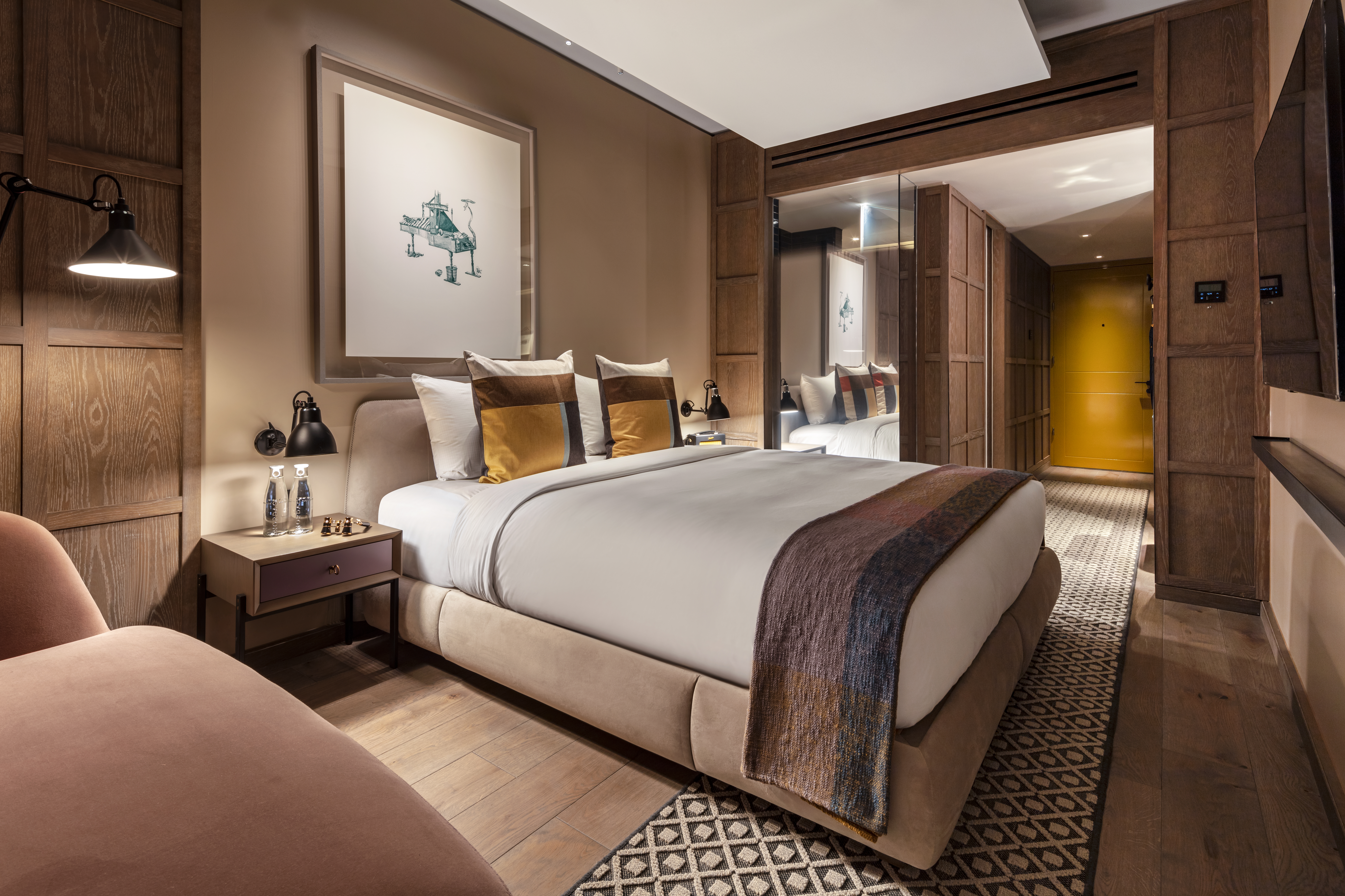 The Londoner Bedroom Deluxe King