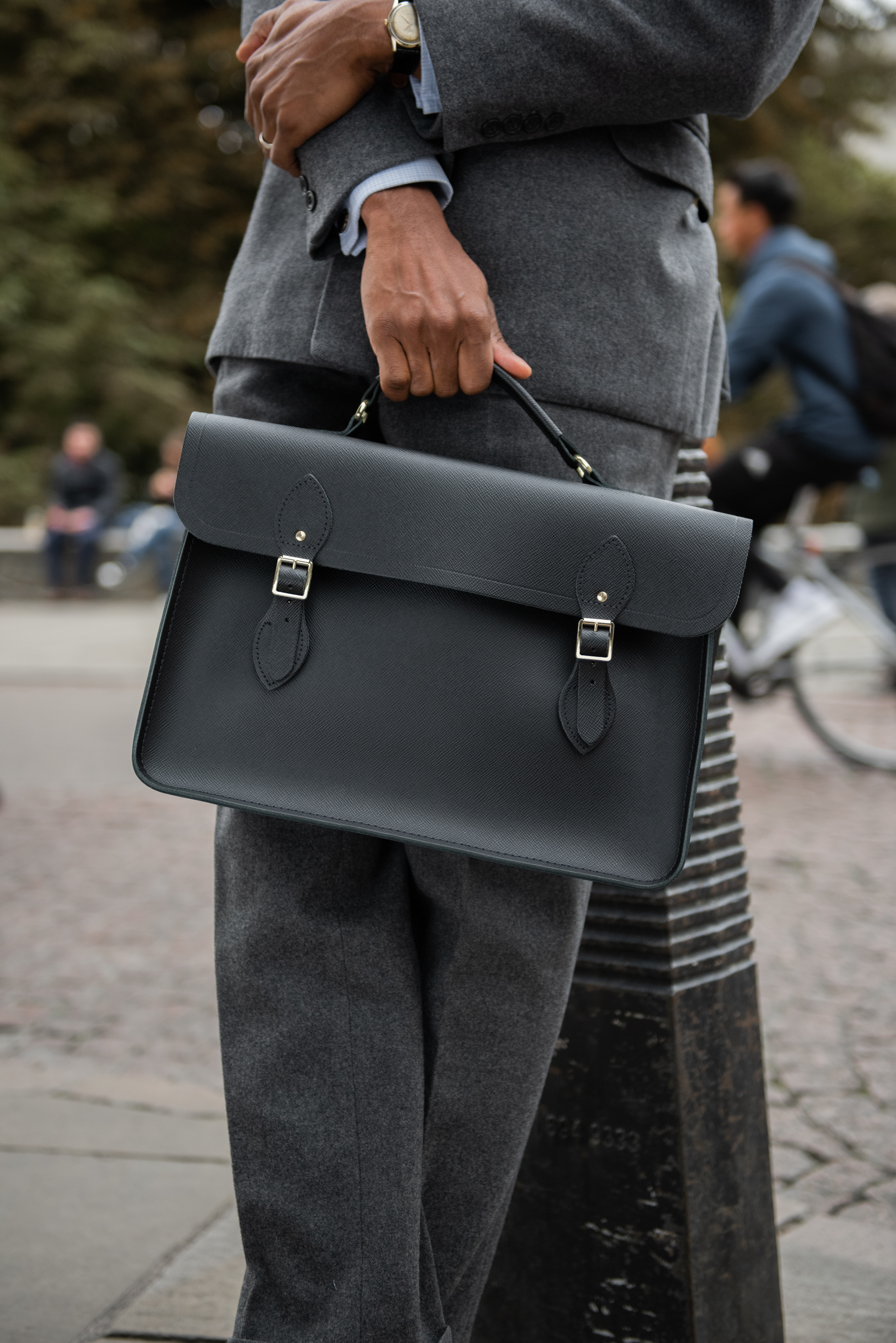 THE BRIEFCASE BLACK 5