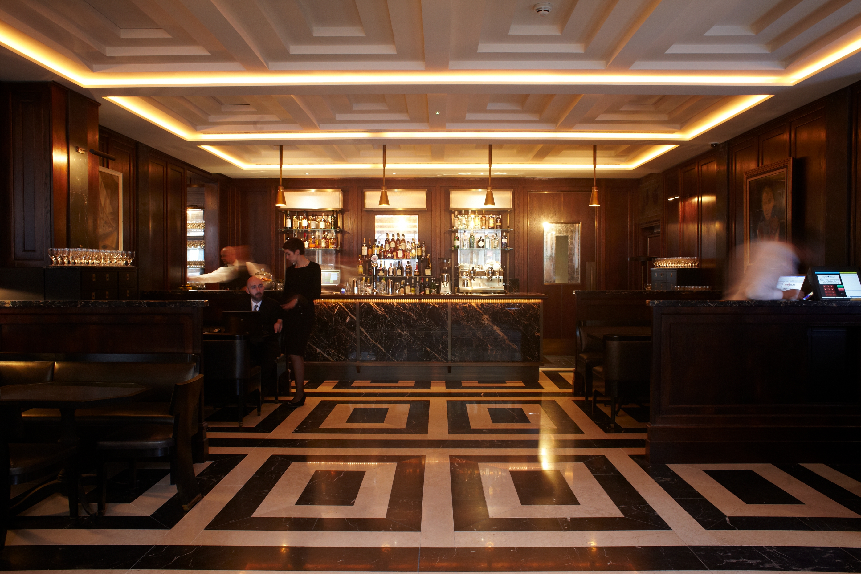 Delaunay Bar Highres