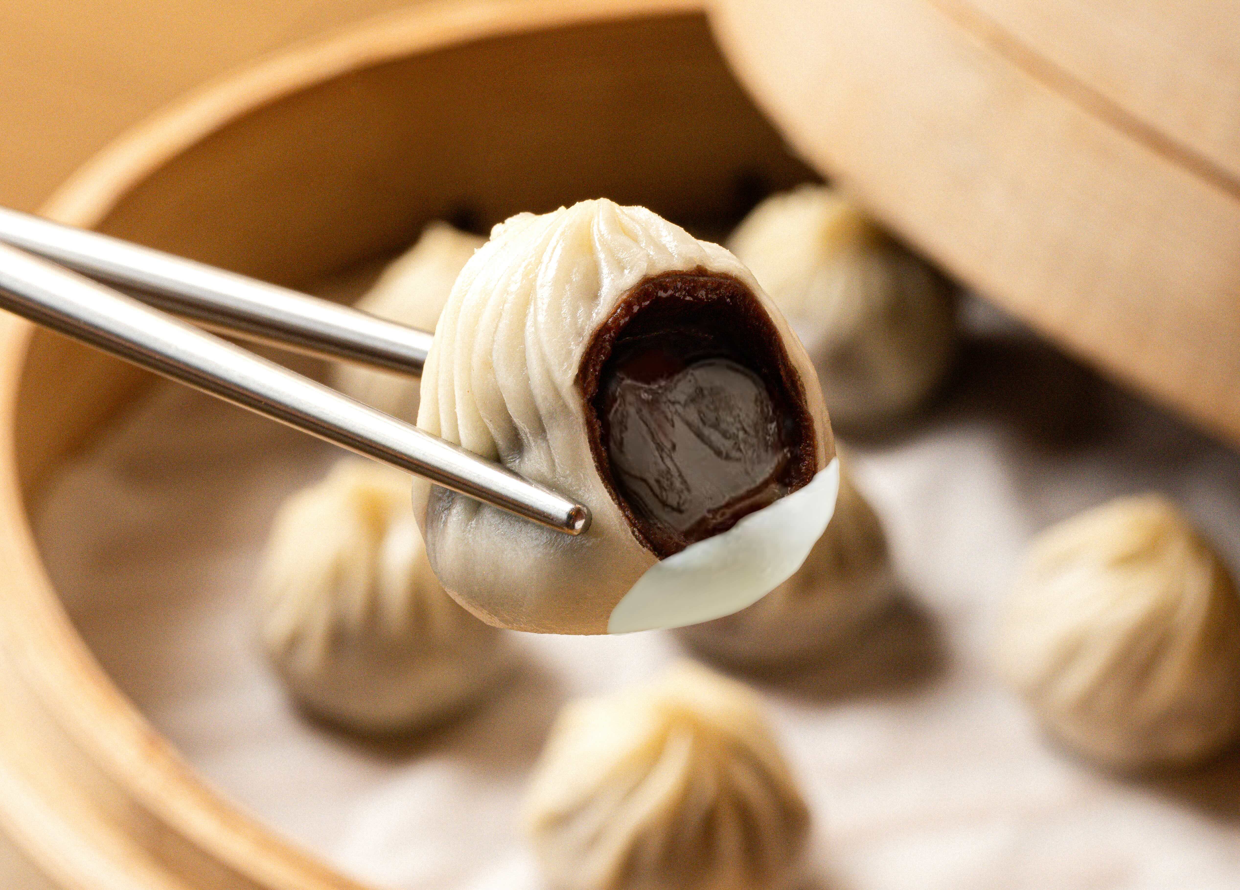 Din Tai Fung Christmas Specials Chocolate Mochi Xiao Long Bao Sea Salt Cream Dip 2025 06 Hero1